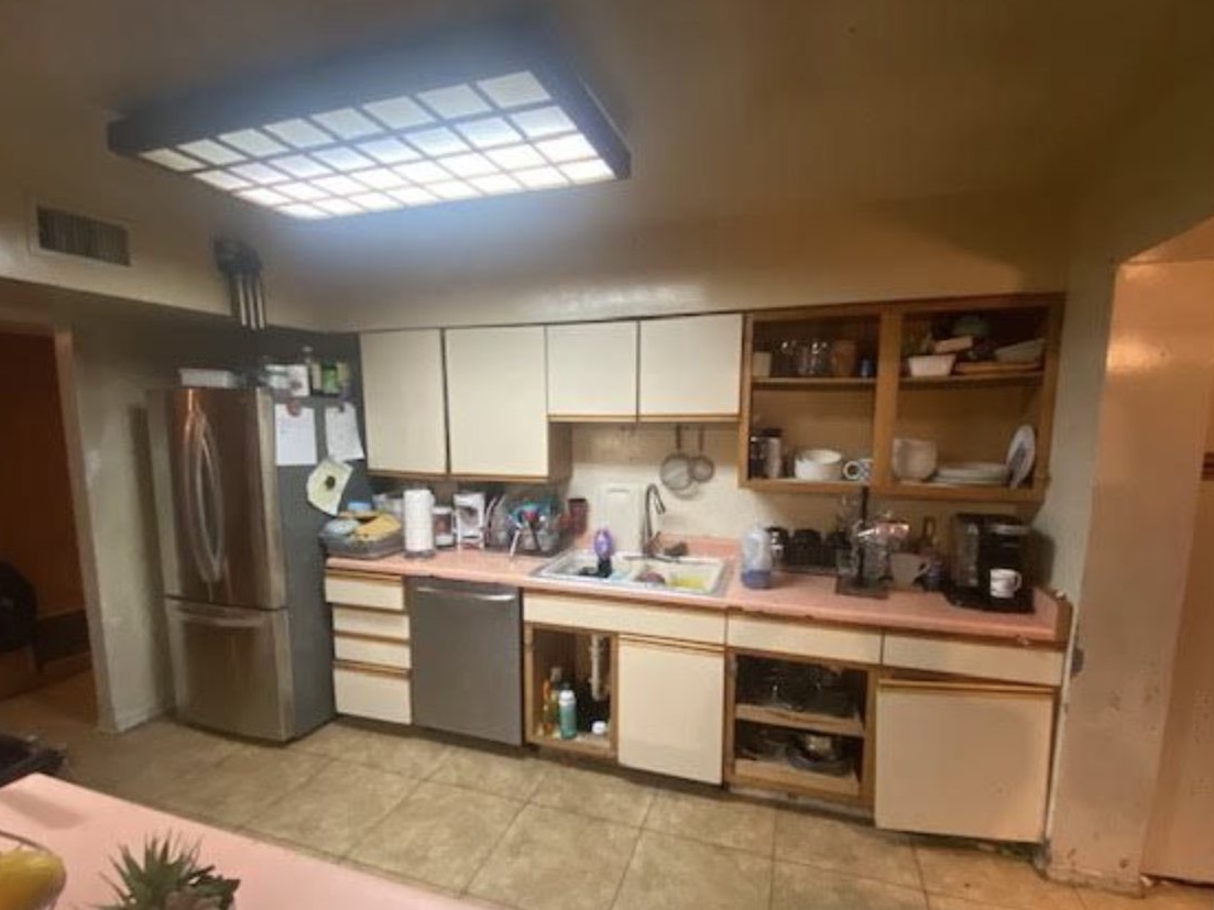 Catalina Drive before renovation